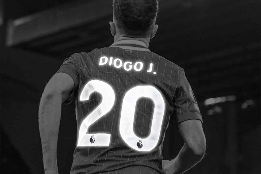 Hình ảnh áo số 20 của Jota được treo vĩnh viễn tại Liverpool